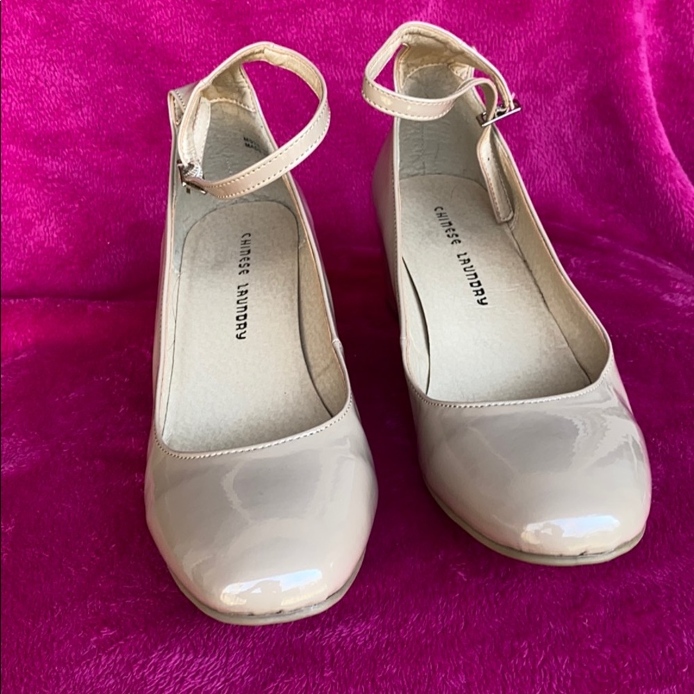 Chinese Laundry Pumps